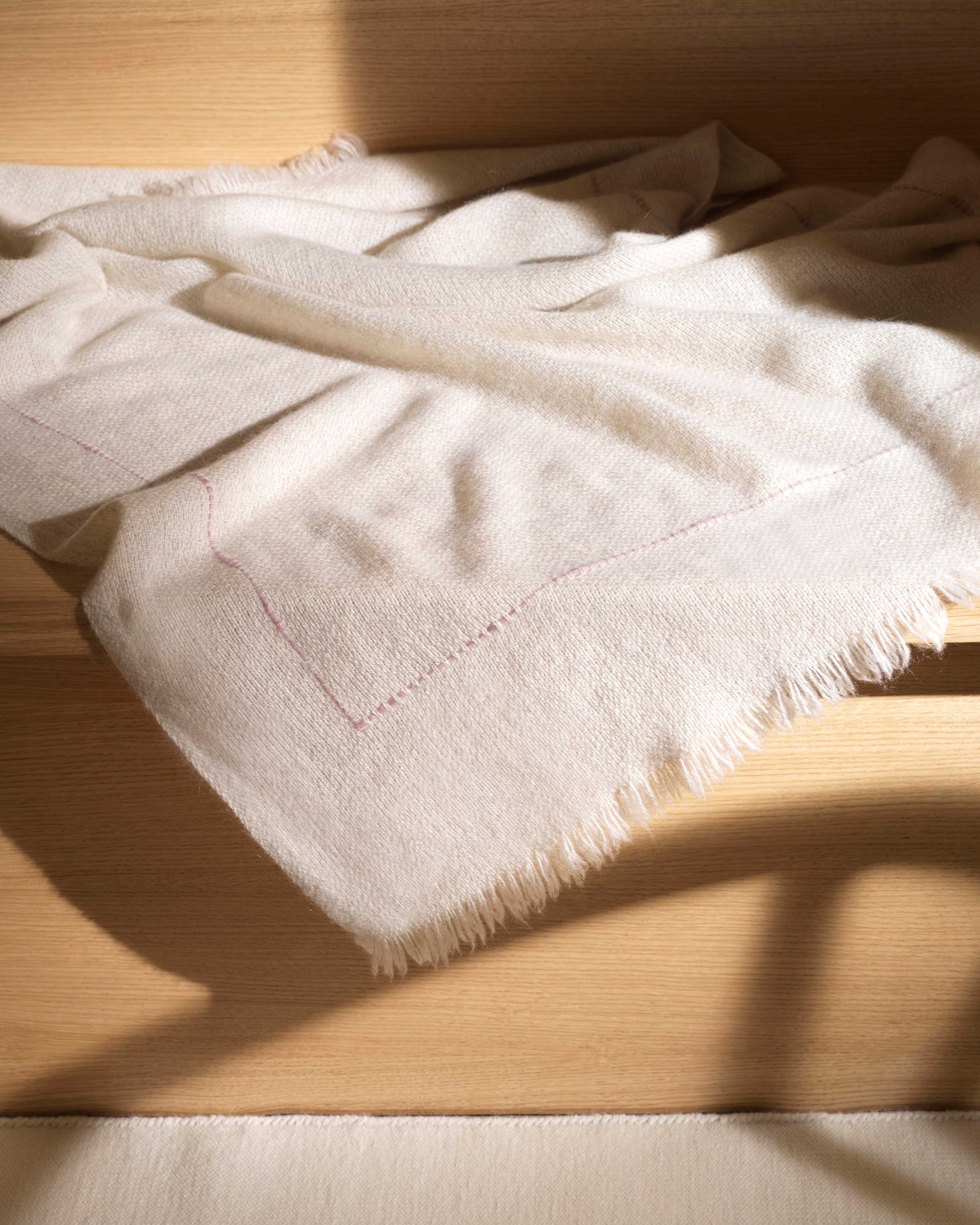 NORLHA - Air Throw Blanket - Natural White w/Pink