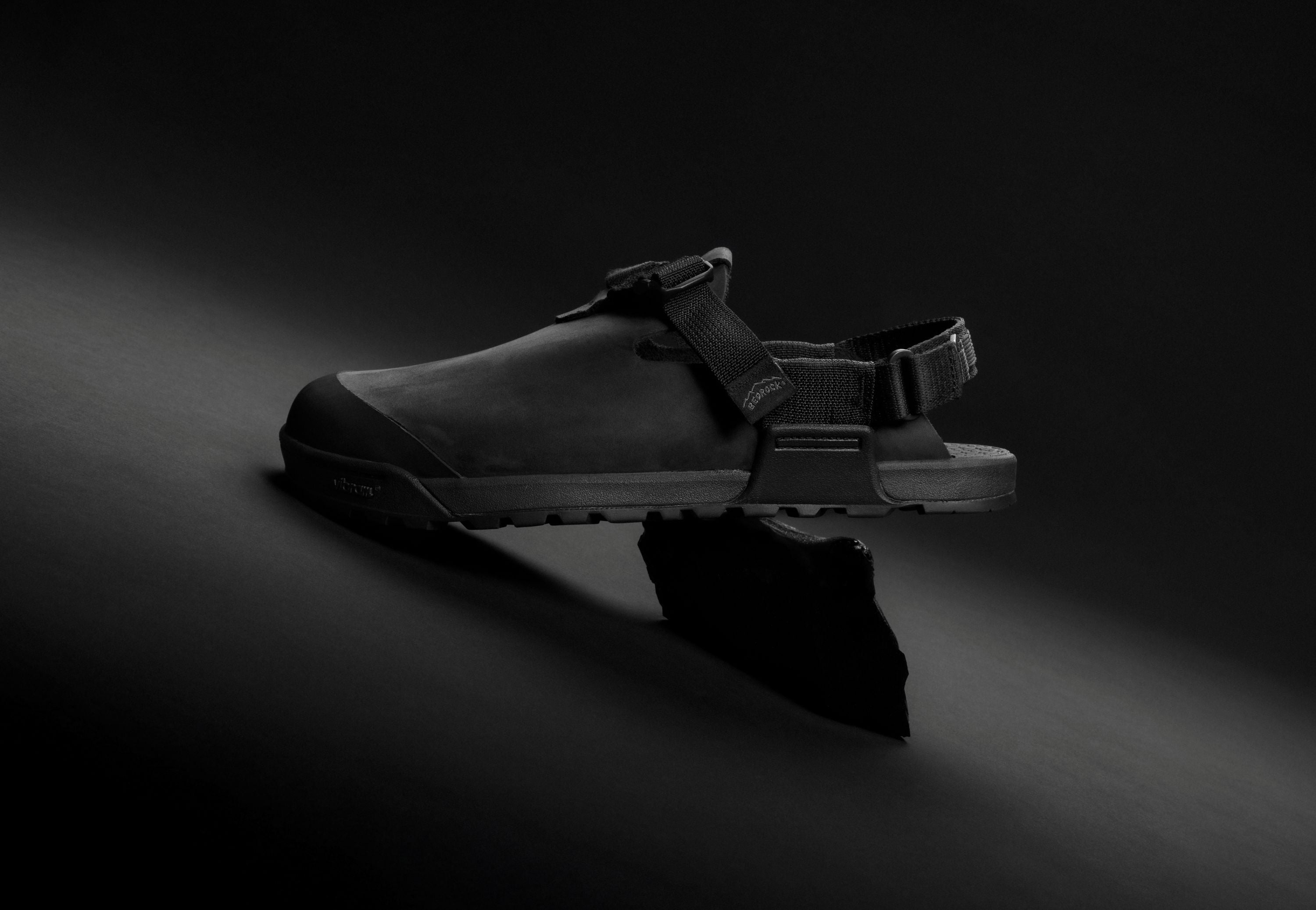 Mountain Clog - Nubuck Leather - Obsidian Dark Grey