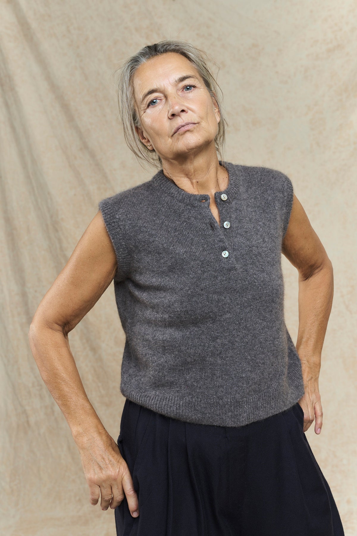 Joe Cashmere Vest - Charcoal