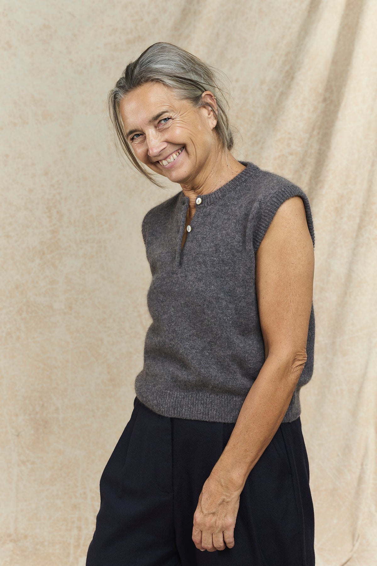 Joe Cashmere Vest - Charcoal