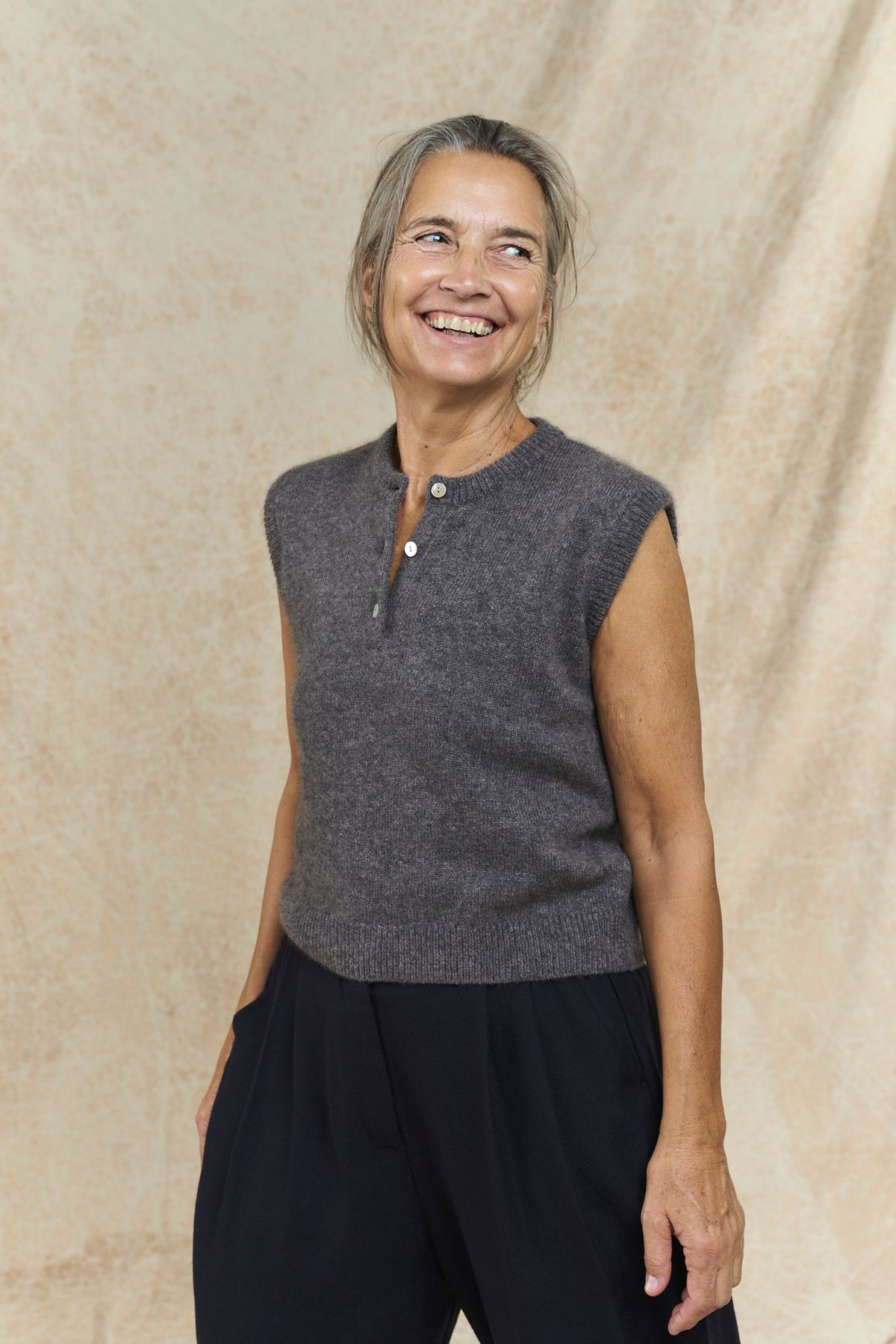 Joe Cashmere Vest - Charcoal