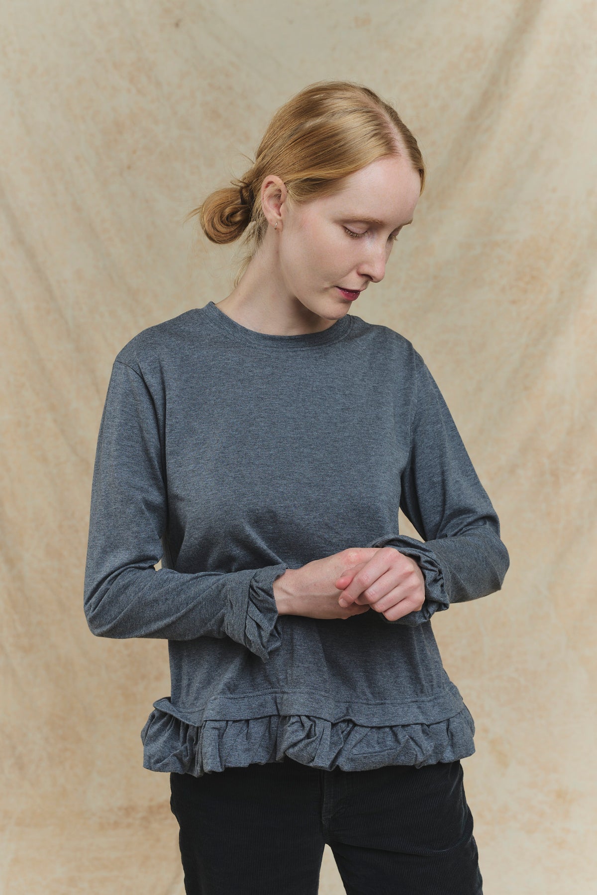 300 Cut-and-sew and frill - Grey