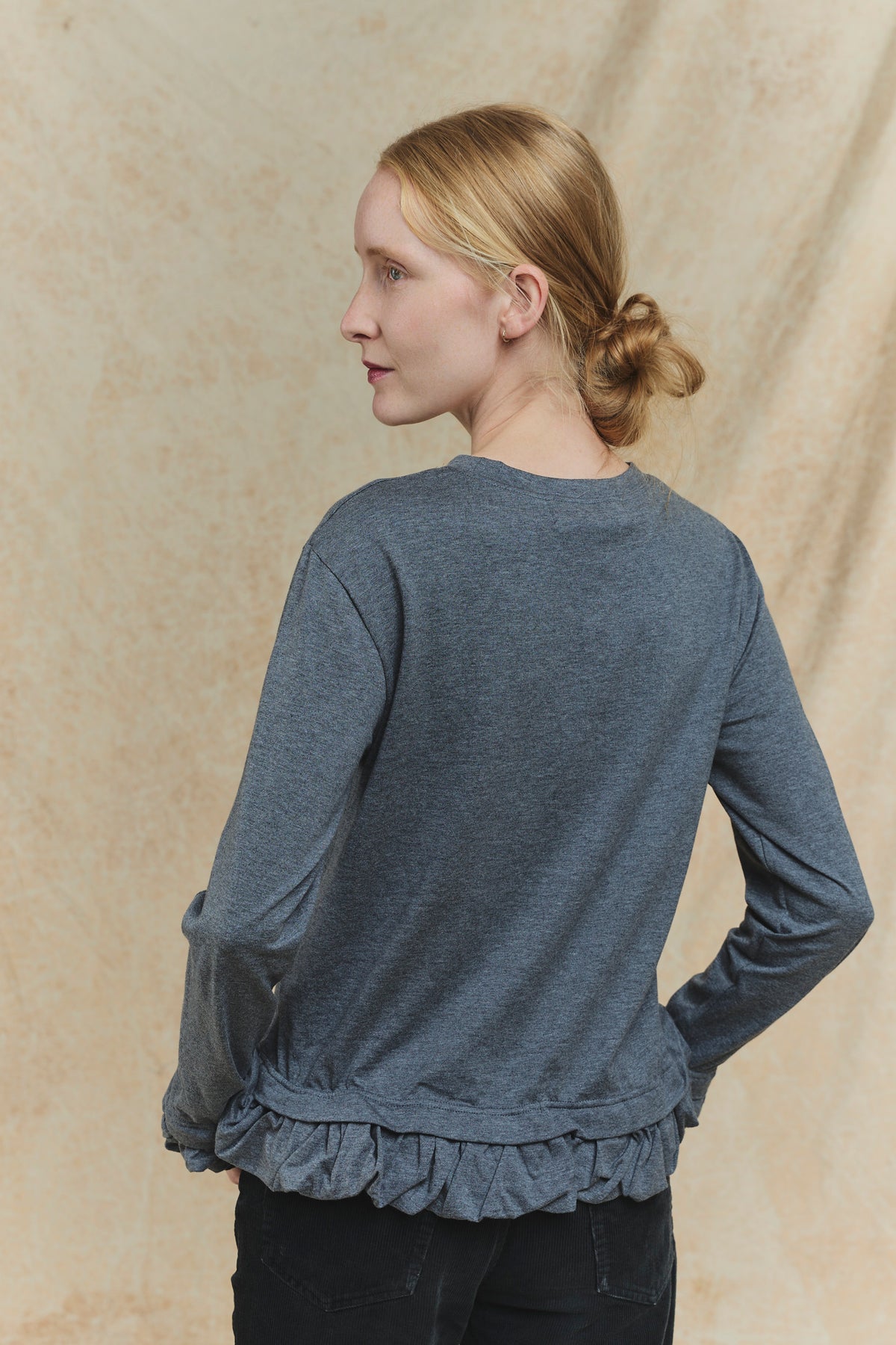 300 Cut-and-sew and frill - Grey