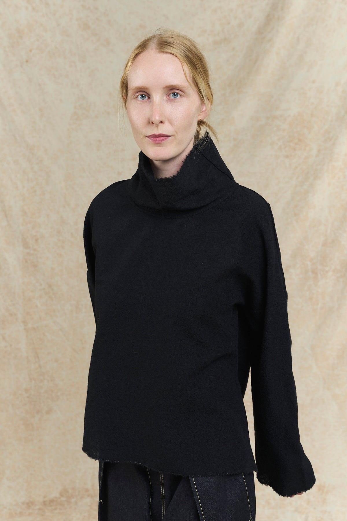 Lotura Top - Ebony