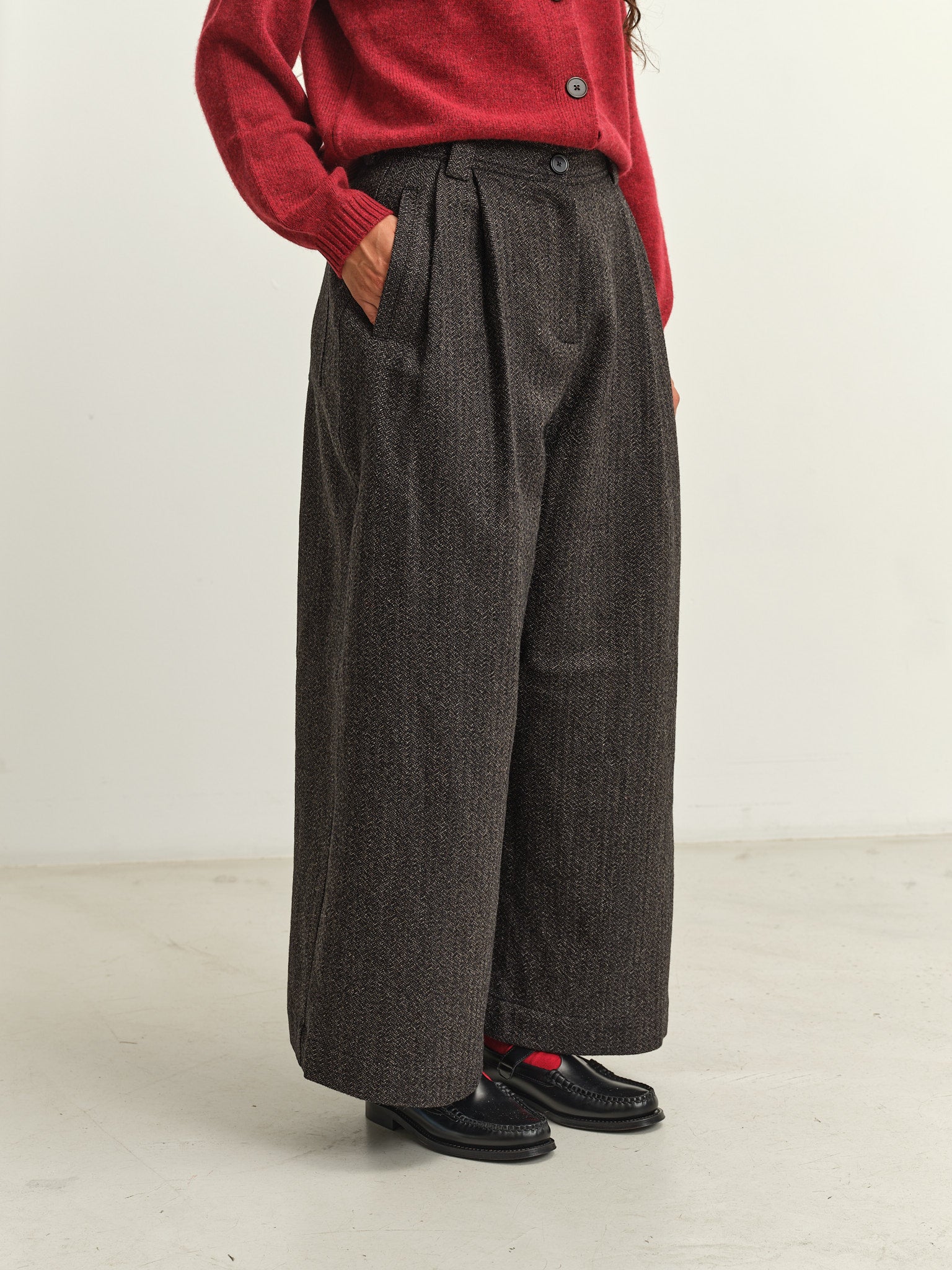 TOAST - Wool Broken Herringbone Pleat Front Trousers - tété