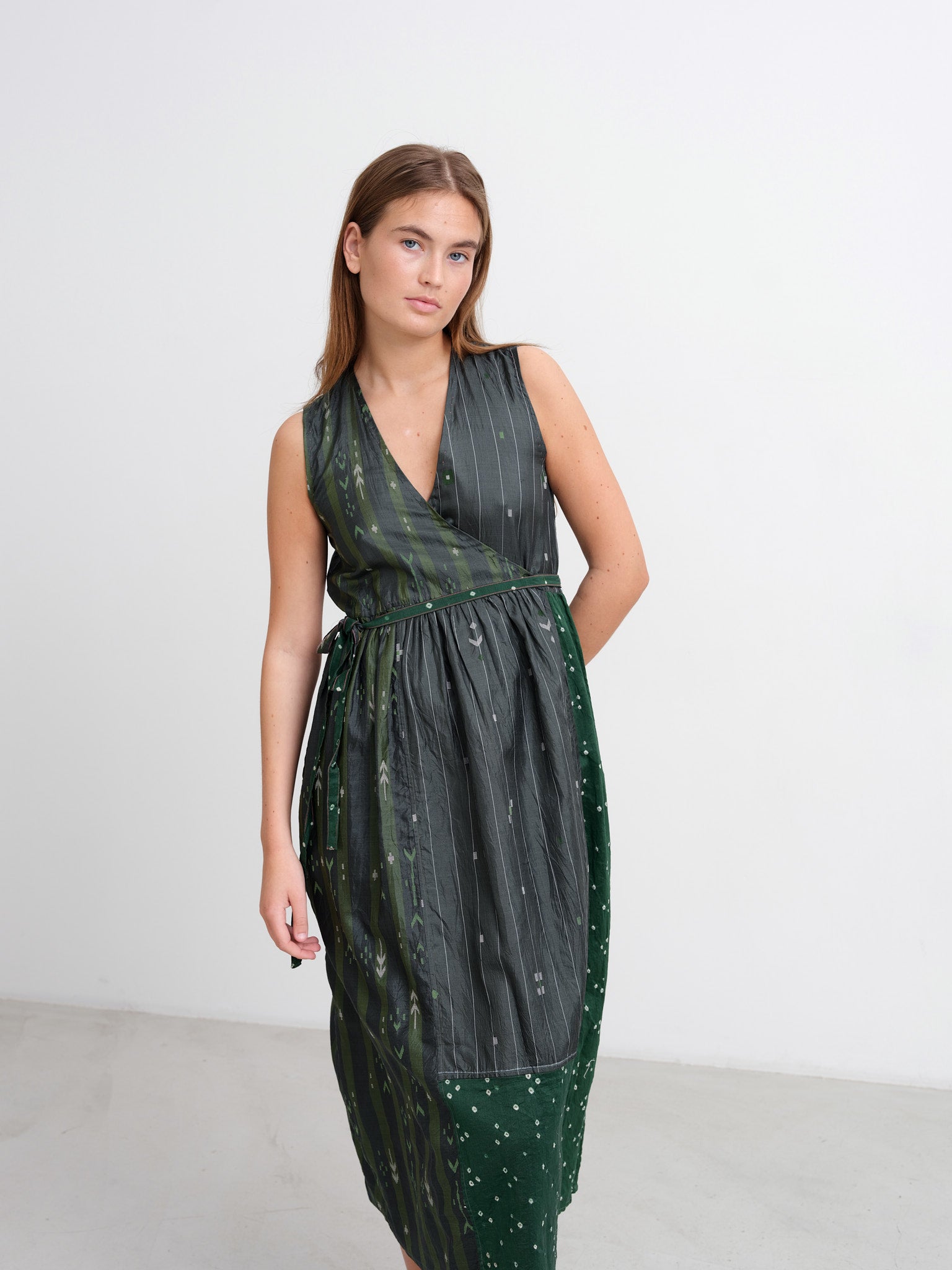 INJIRI - AMBER 100 - WRAP DRESS