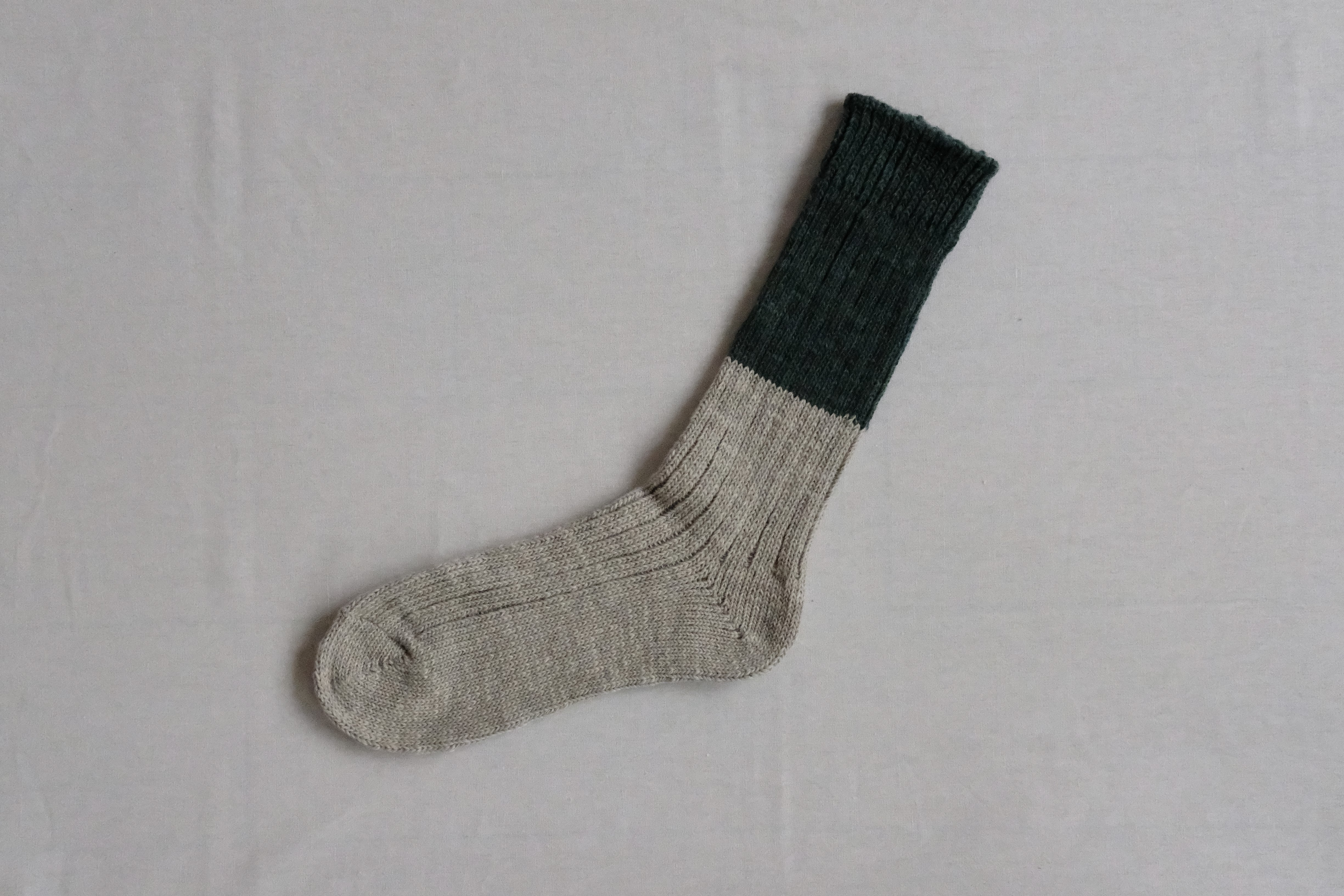 NISHIGUCHI KUTSUSHITA - WOOL COTTON SLAB SOCKS