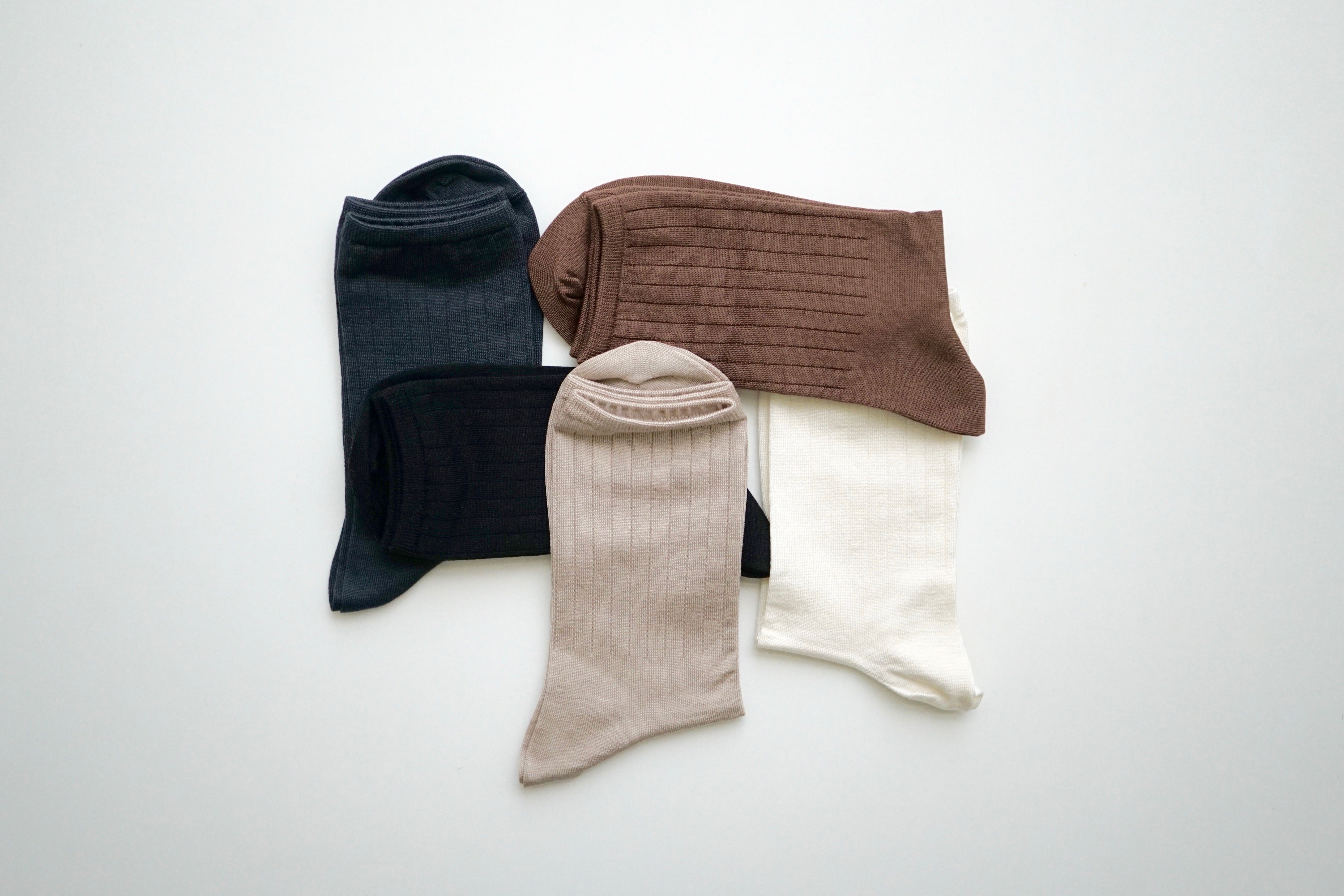 hakne - Smooth silk socks