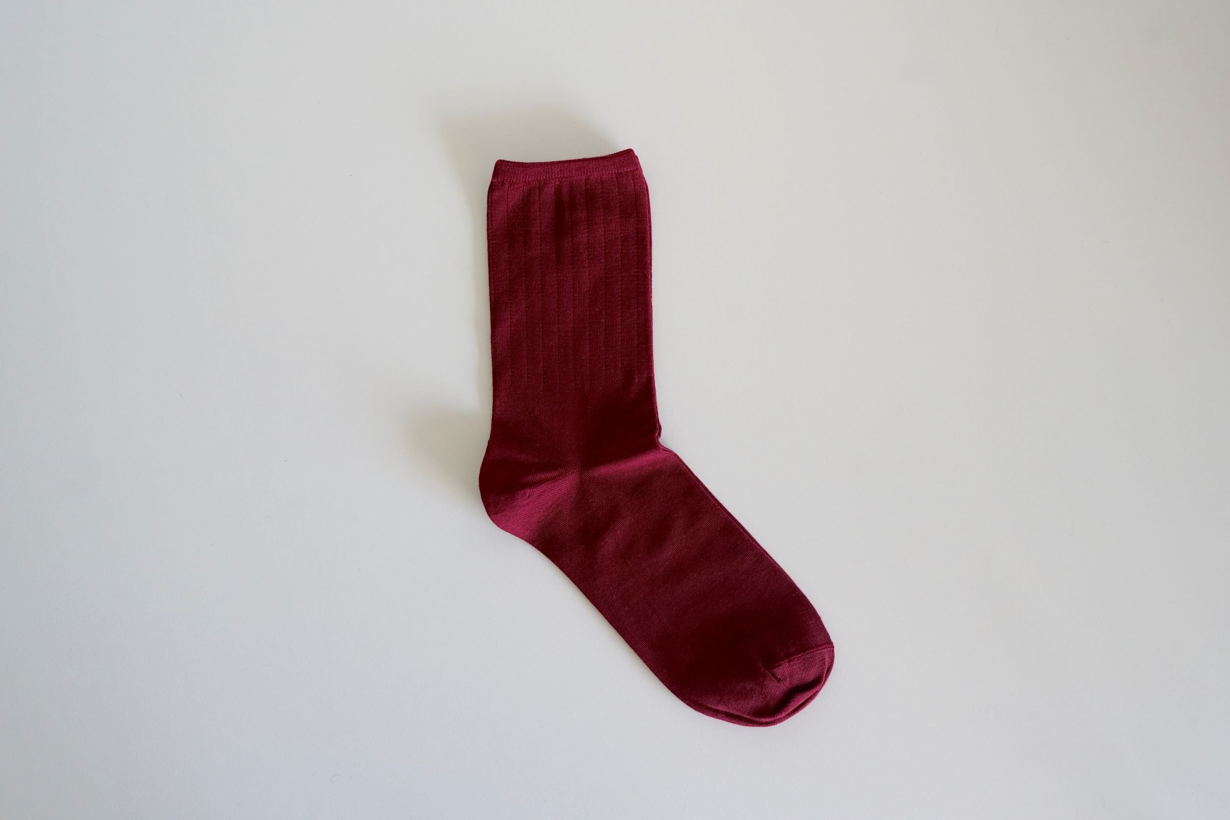 hakne - Smooth silk socks
