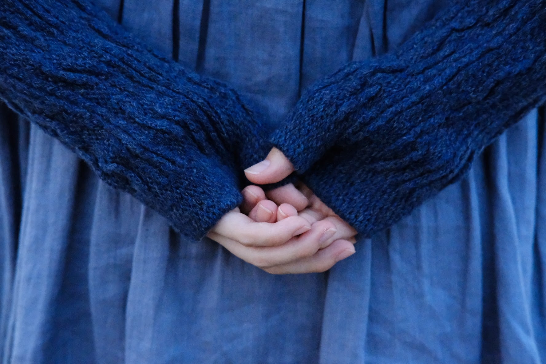 NISHIGUCHI KUTSHUSITA - Wool Hand Warmers
