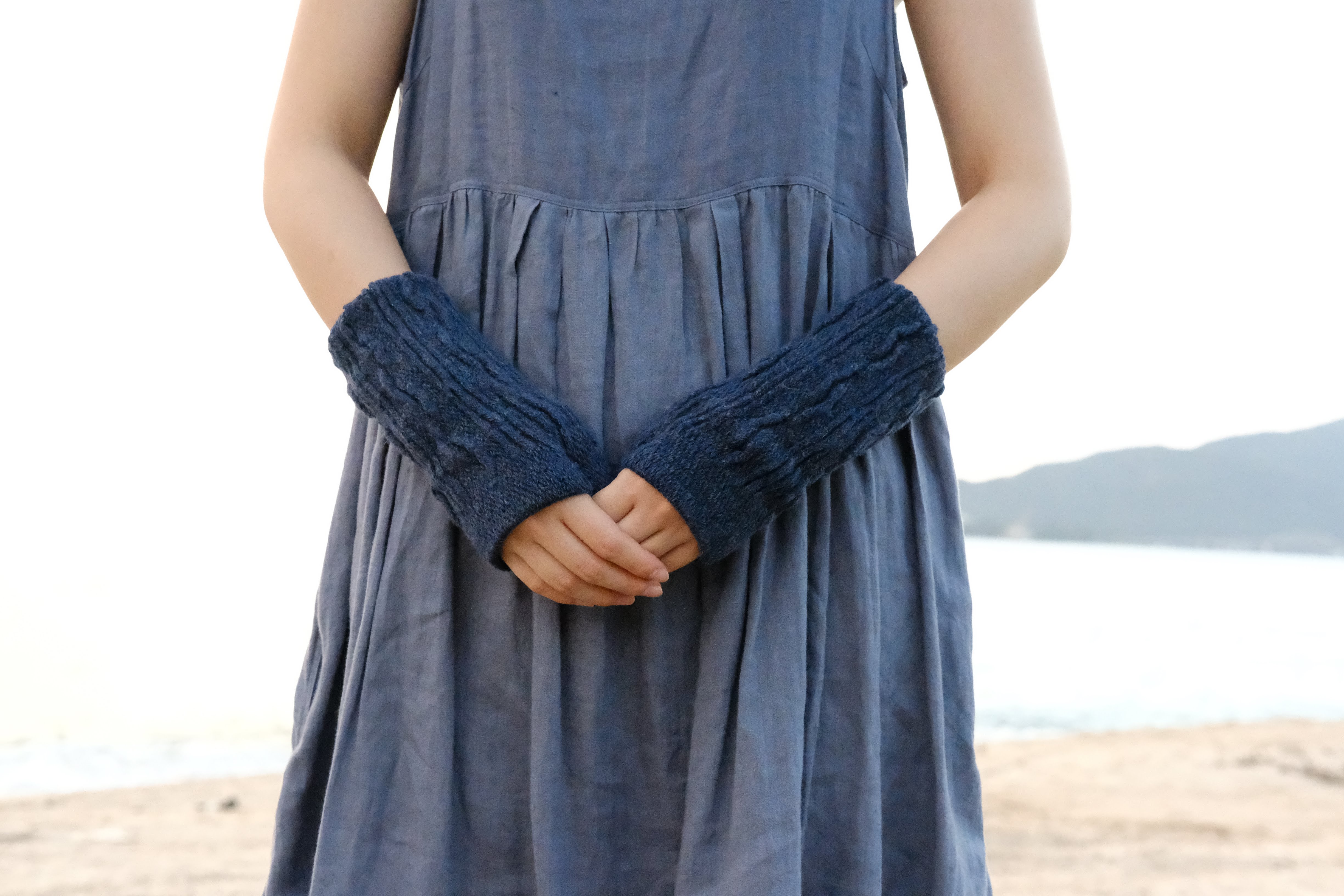 NISHIGUCHI KUTSHUSITA - Wool Hand Warmers