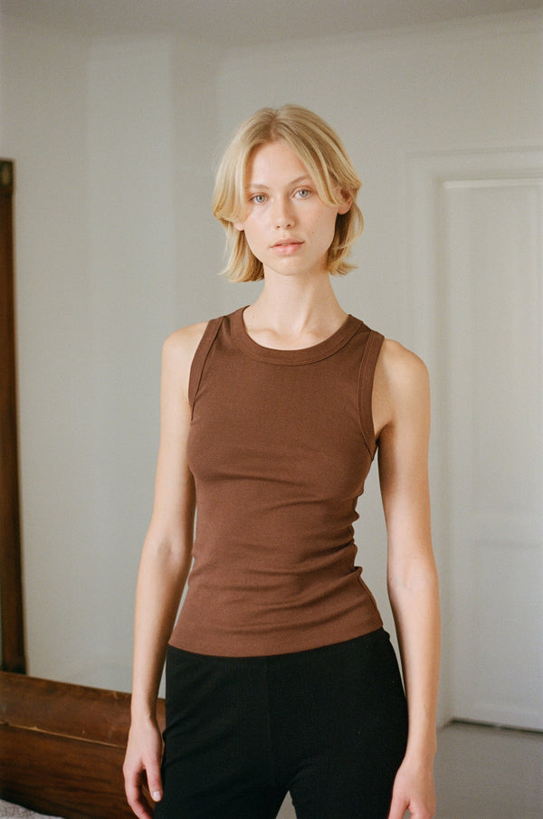 SIGNE - JUNE TANKTOP - BROWN