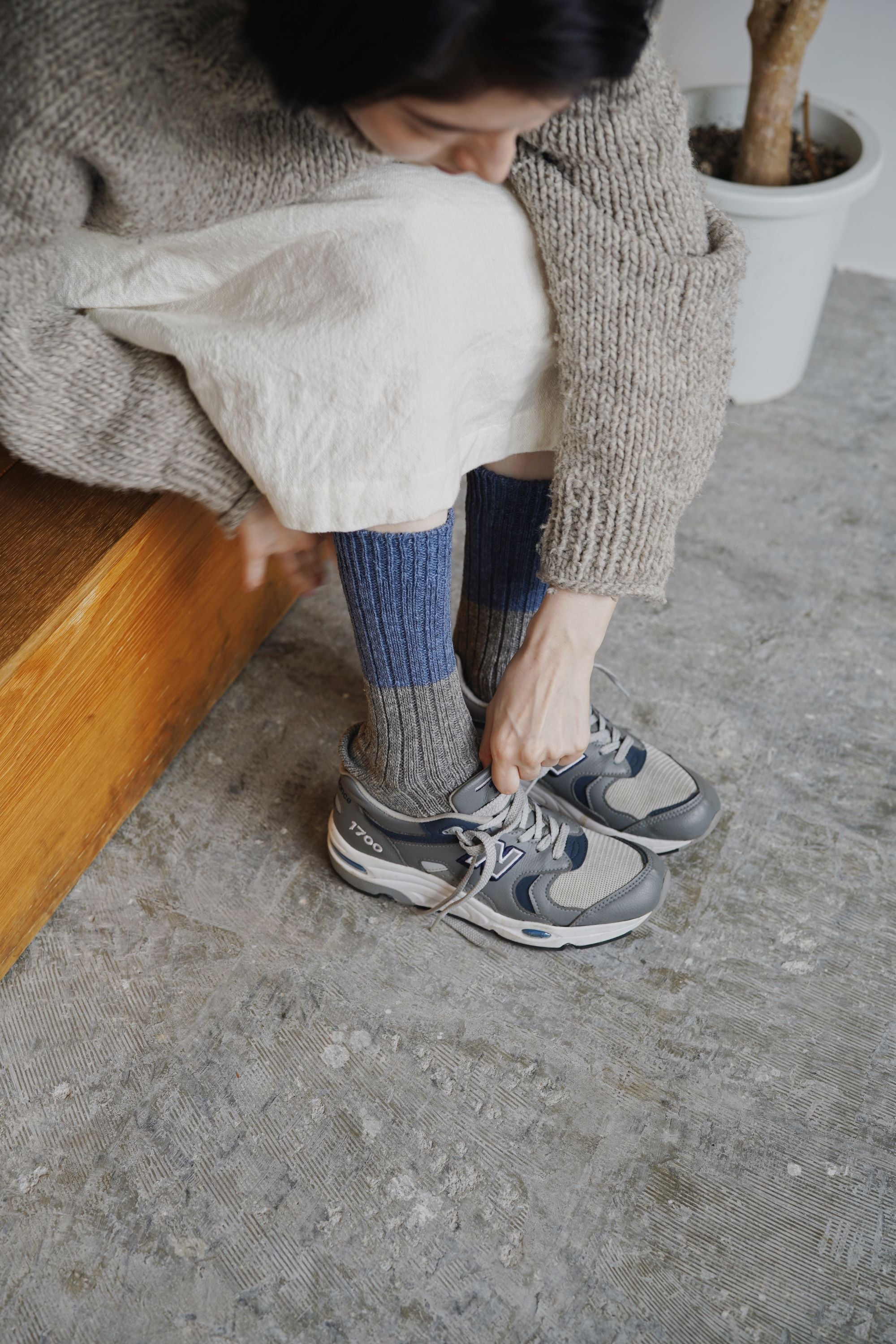 NISHIGUCHI KUTSUSHITA - WOOL COTTON SLAB SOCKS