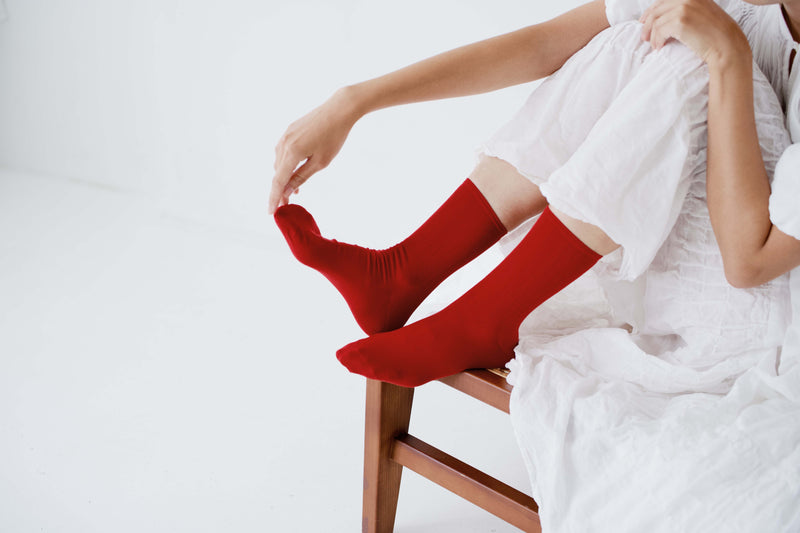 hakne - Smooth silk socks