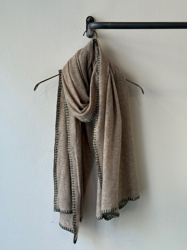 MOULETA - CASHMERE SCARF - DARK BEIGE MELANGE