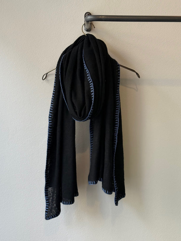 MOULETA - CASHMERE SCARF - BLACK