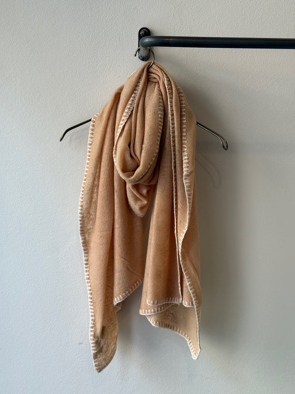 MOULETA - CASHMERE SCARF - LIGHT CARAMEL