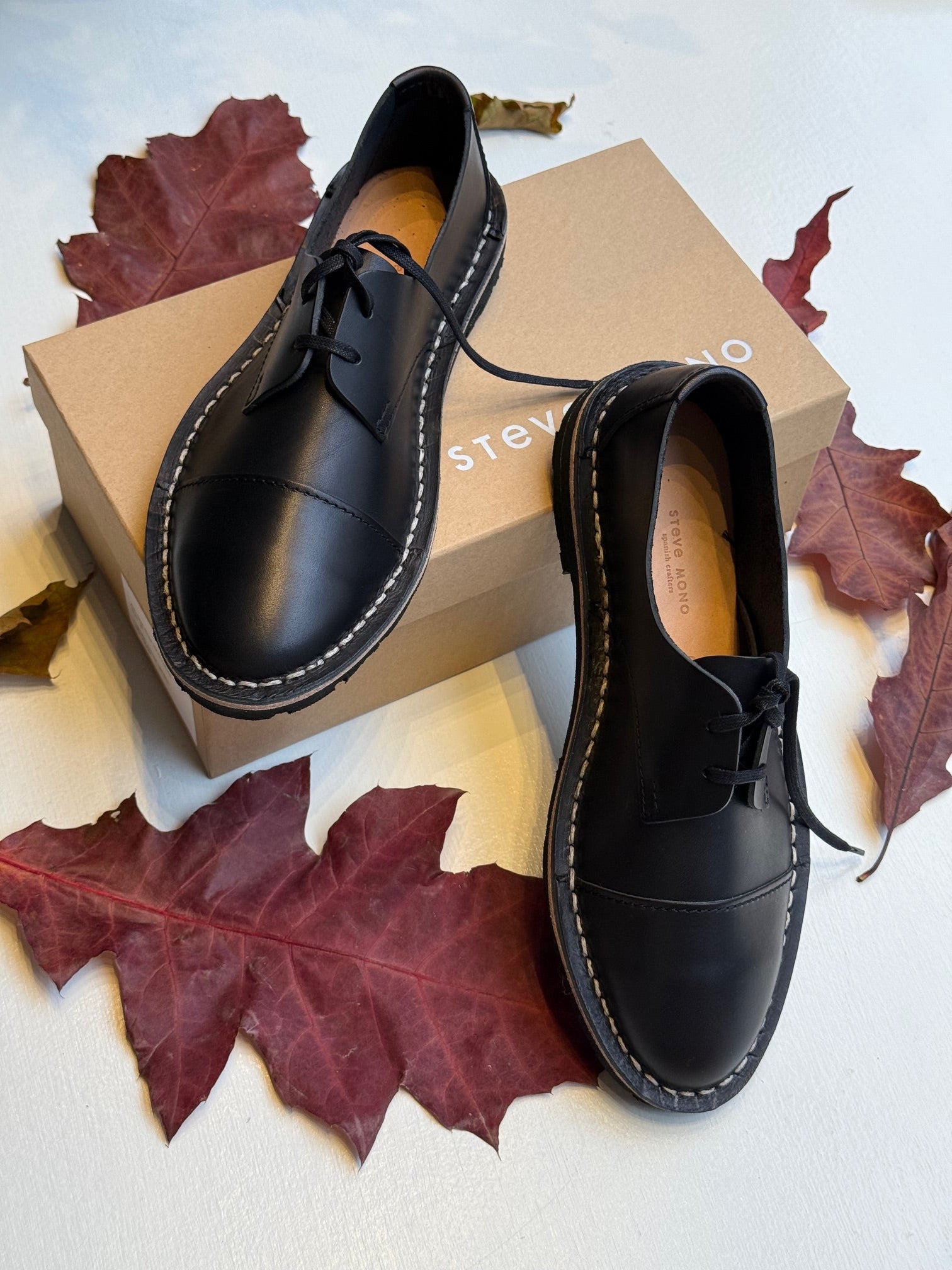 10/32 - Shoes - Black