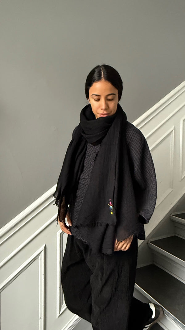 EMBROIDERED CASHMERE SCARF - P2022/TS935 - BLACK