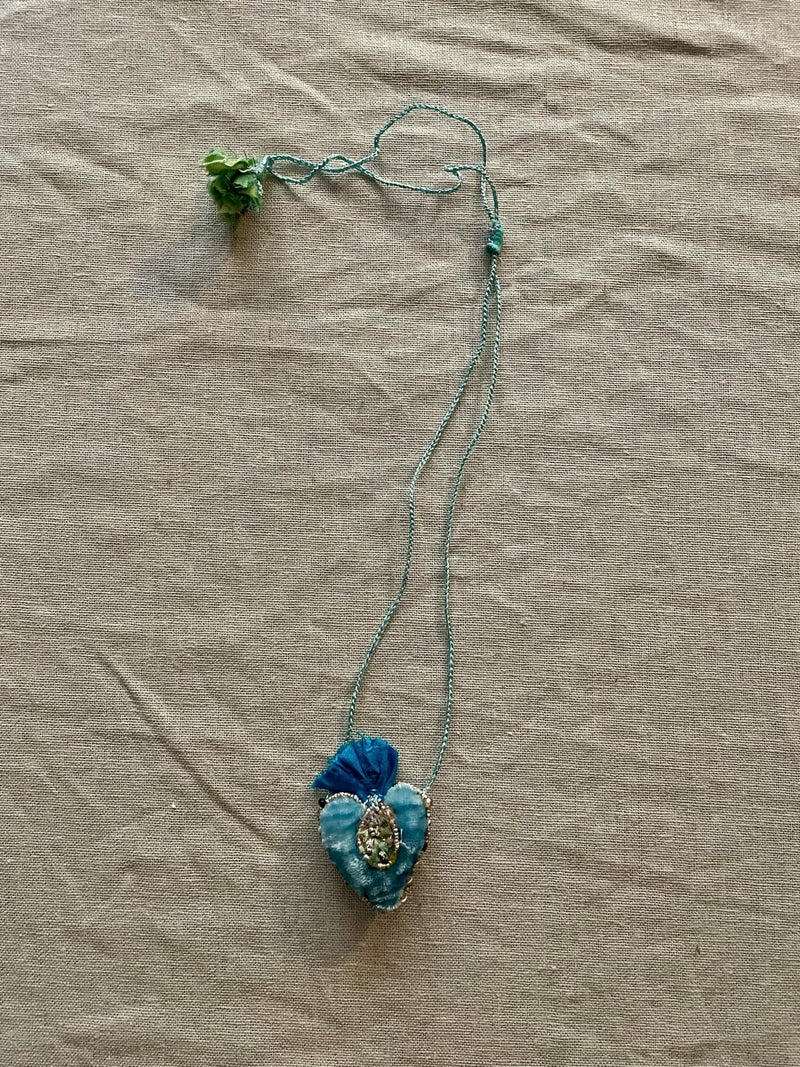 ANTOMOON - EMBROIDERED HEART NECKLACE No 2