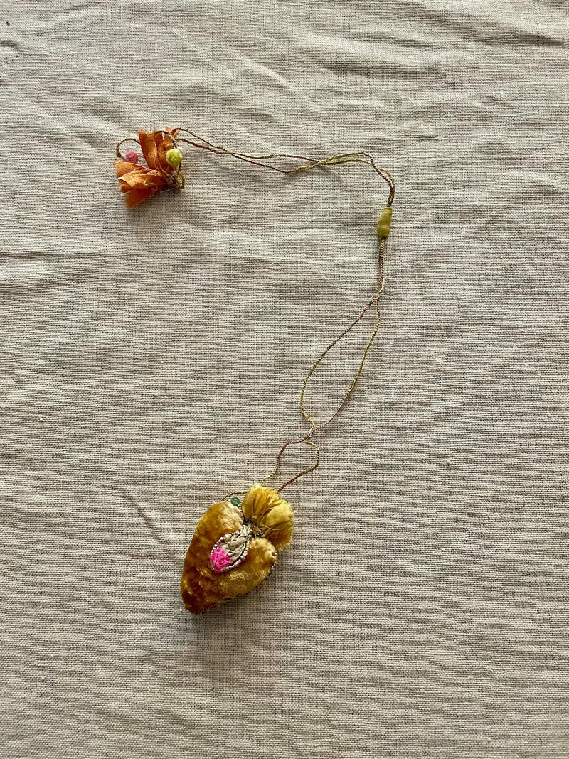 ANTOMOON - EMBROIDERED HEART NECKLACE No 6