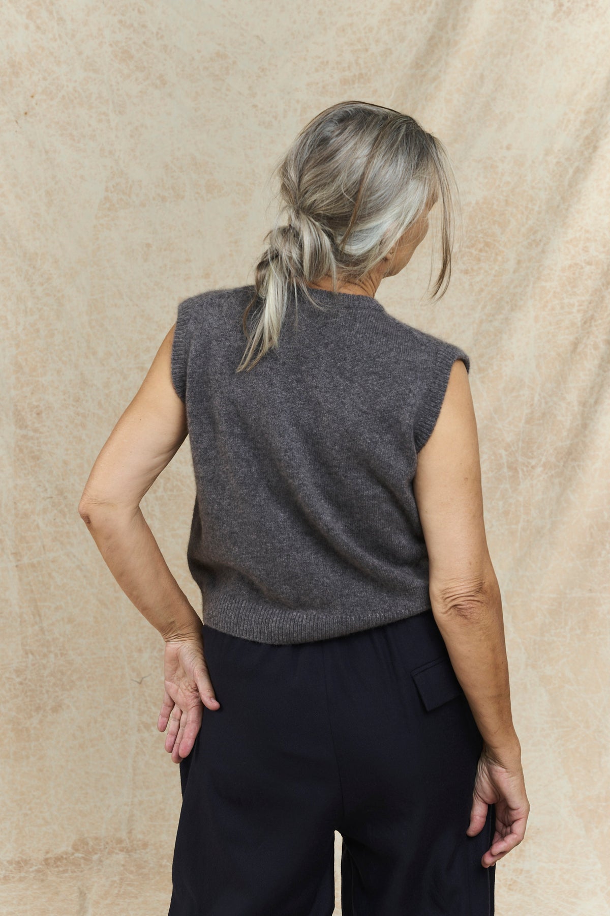 Joe Cashmere Vest - Charcoal