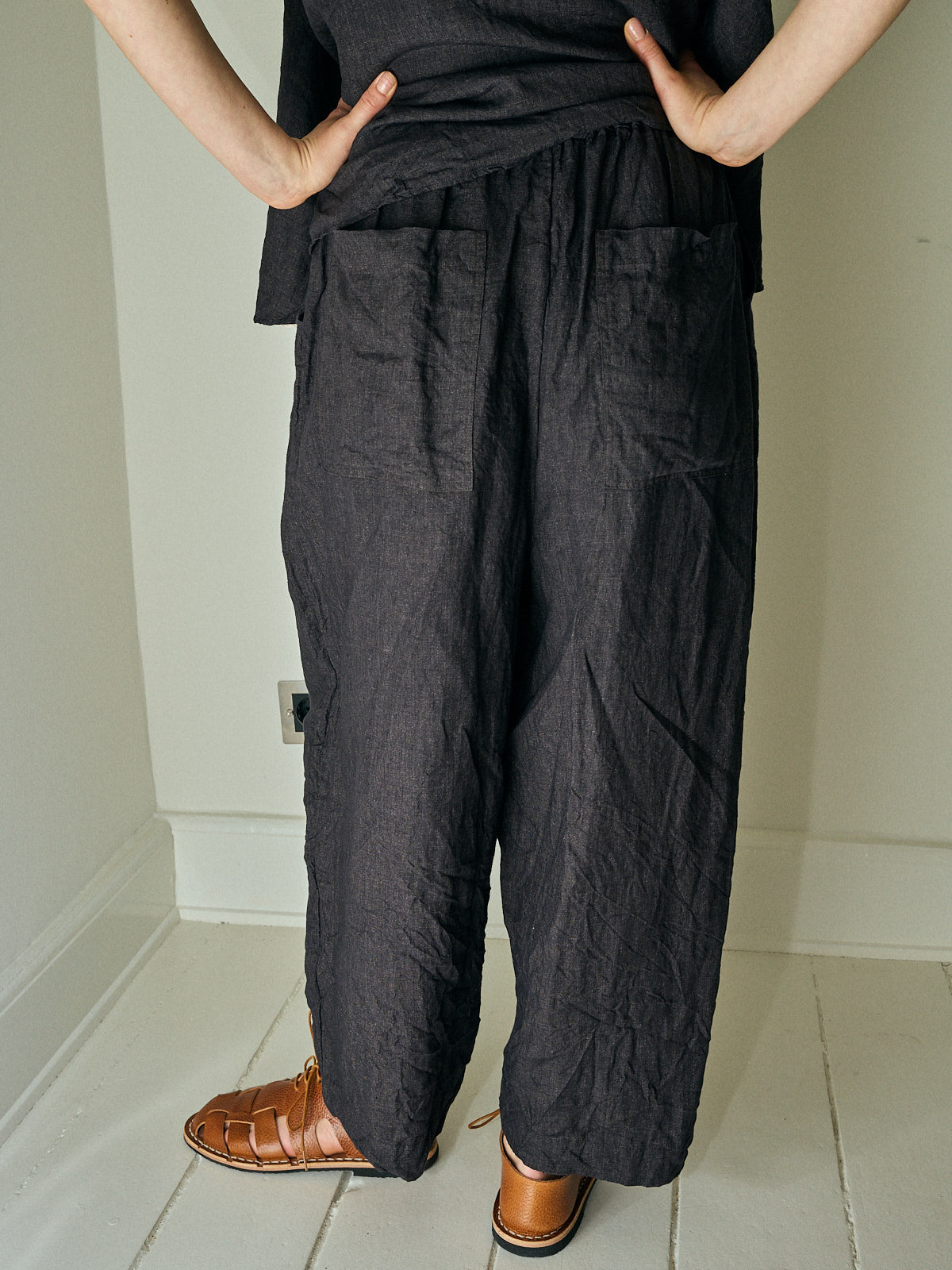 Wide Trousers - Medium Weight Linen