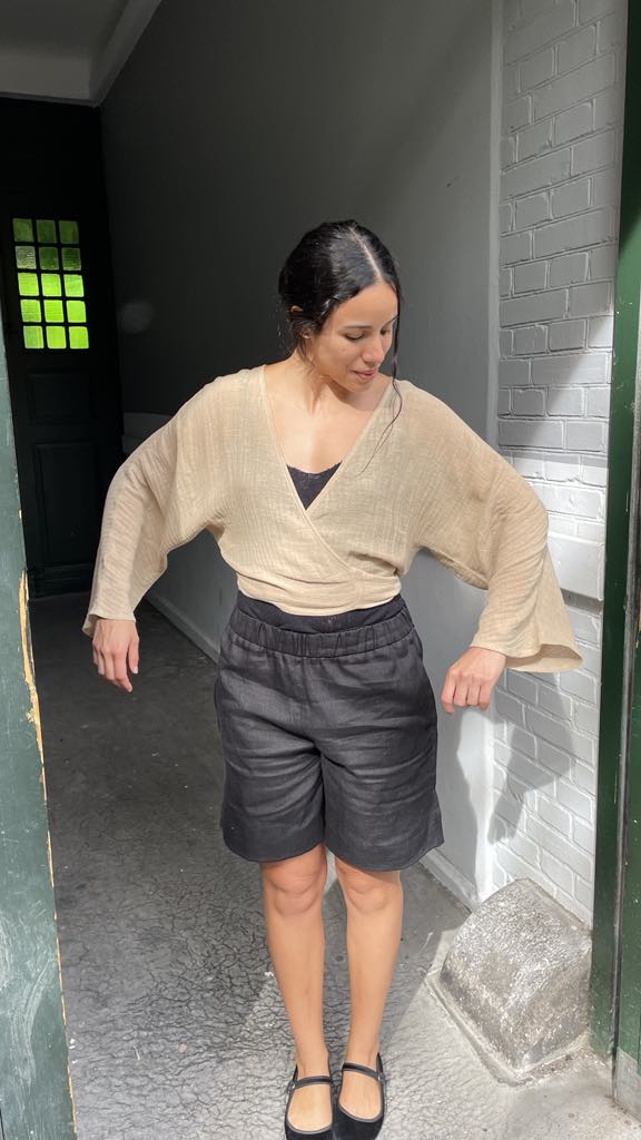 .BLACKTOGREY - AGUA WRAP TOP