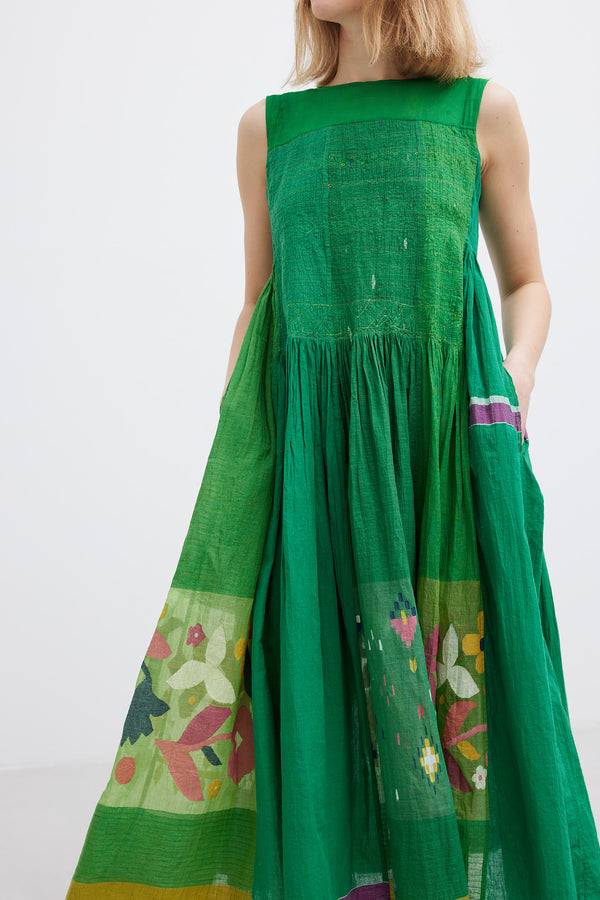 INJIRI - Green dress with Jamdani
